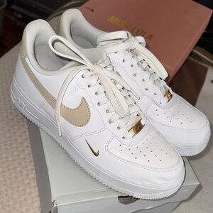 Nike Women’s Air Force 1